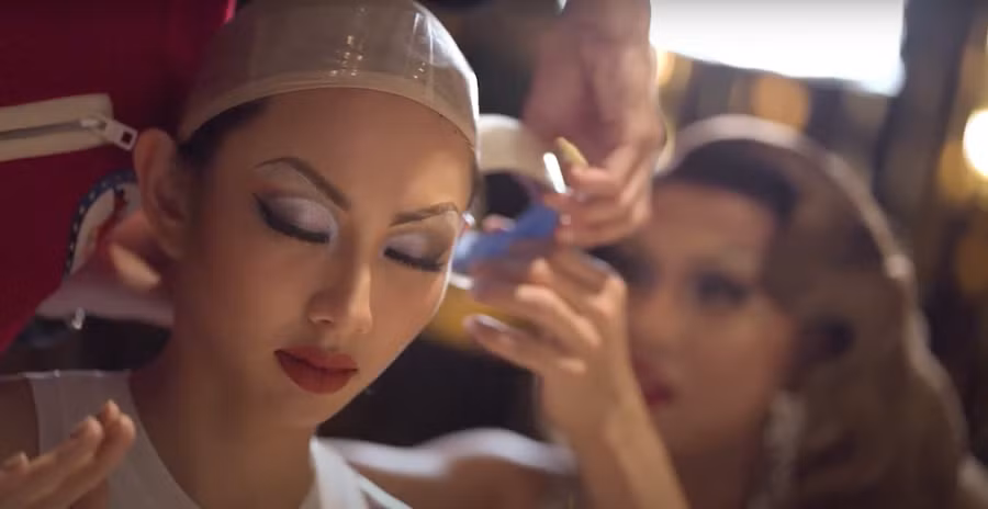 Hoa hậu Thùy Tiên 'cạo đầu' hóa thân Drag queen trong tập 1 'Đu Đêm'