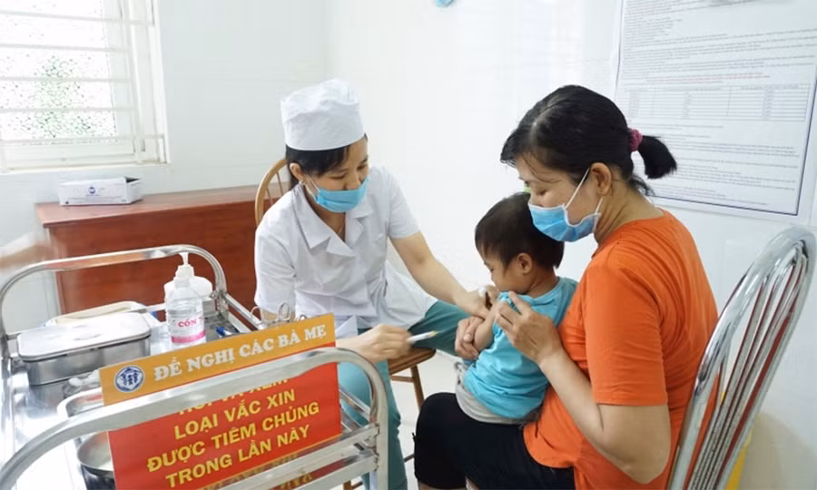 Việt Nam nhận hỗ trợ miễn phí 185.700 liều vắc xin 5 trong 1 