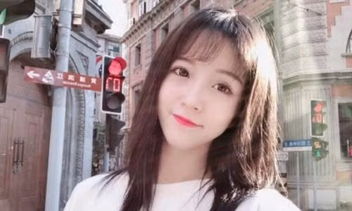 Yang Kaili, người sở hữu hàng triệu lượt theo dõi trên mạng xã hội và các nền tảng trực tuyến của Trung Quốc. Ảnh: Weibo.