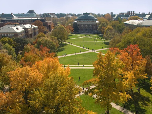 Khuôn viên Trường Đại học Illinois. Khuôn viên Trường Đại học Illinois.
