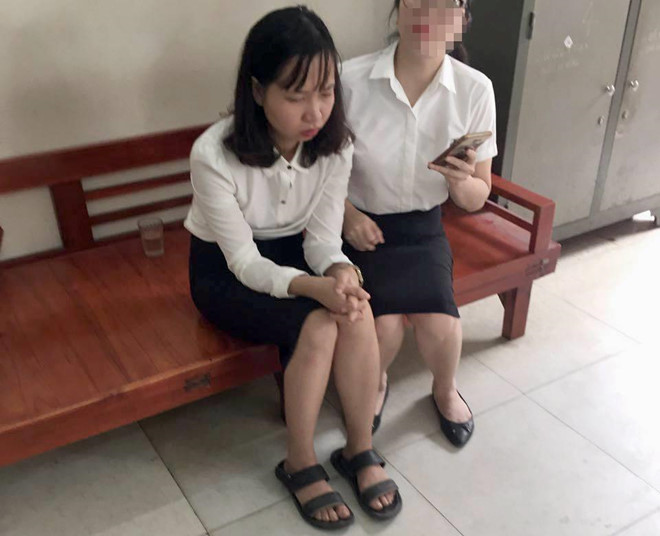 Lời khai của nữ tài xế Mercedes GLA gây tai nạn liên hoàn trên phố Hà Nội ảnh 1 Nu tai xe Mercedes GLA khai dap nham chan ga hinh anh 1