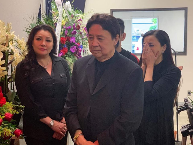 Những hình ảnh nhìn rơi nước mắt tại đám tang nghệ sĩ Anh Vũ ở Mỹ - ảnh 11