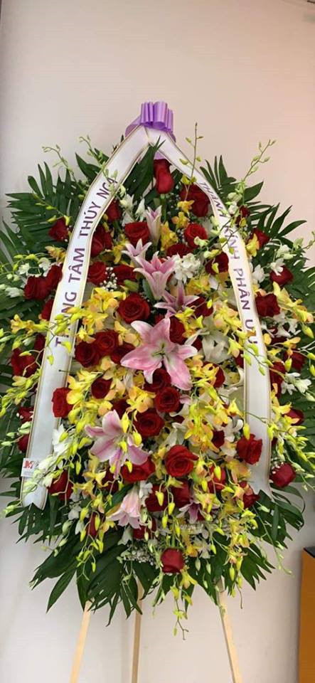 Những hình ảnh nhìn rơi nước mắt tại đám tang nghệ sĩ Anh Vũ ở Mỹ - ảnh 7