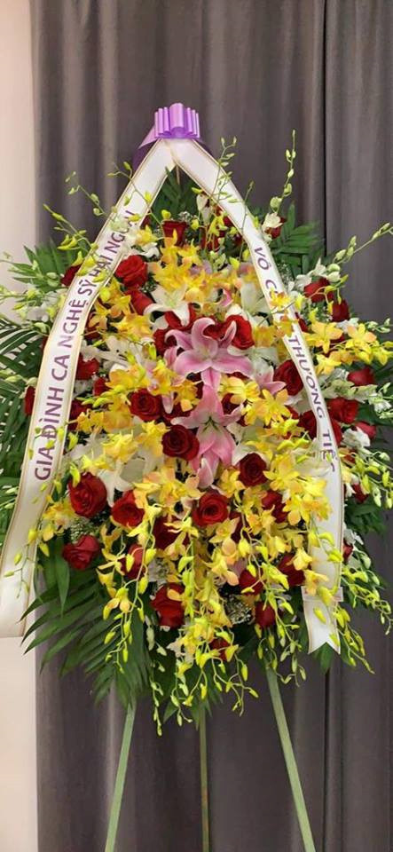 Những hình ảnh nhìn rơi nước mắt tại đám tang nghệ sĩ Anh Vũ ở Mỹ - ảnh 8