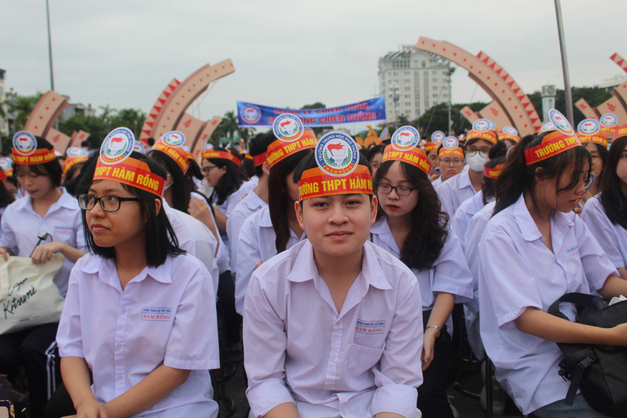Học sinh Trường THPT Hàm Rồng cổ vũ cho Xuân Mạnh. Ảnh: LT Học sinh Trường THPT Hàm Rồng cổ vũ cho Xuân Mạnh. Ảnh: LT