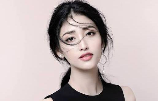 Dẫu đã vắng bóng trong showbiz đã lâu, Mai Hồ vẫn xuất sắc duy trì nhan sắc xinh đẹp, trẻ trung.
