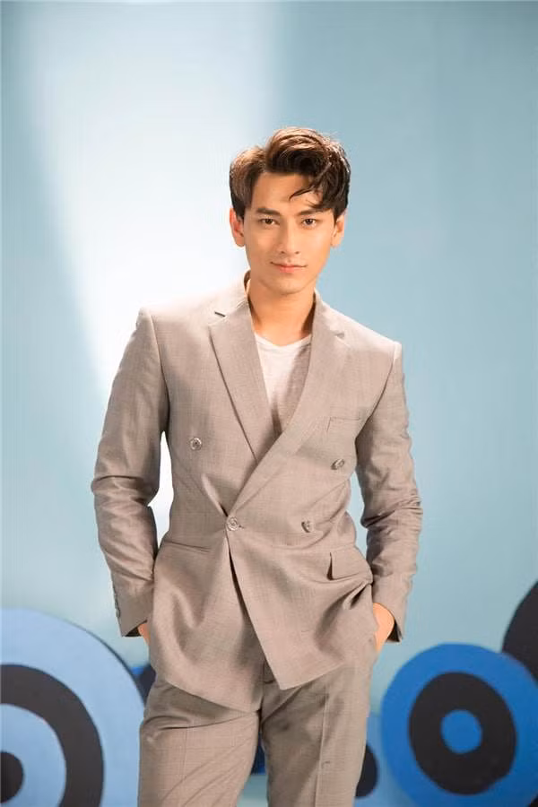 sam cho chong 10 mau ao nay, vo “no may no mat” vi duoc khen kheo chon - 5