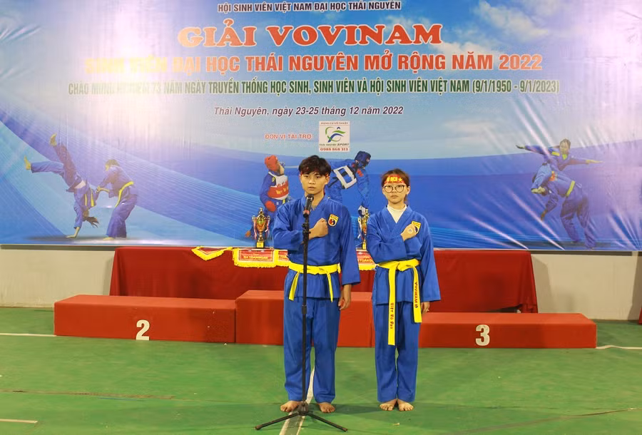 Vận động viên tuyên thệ.