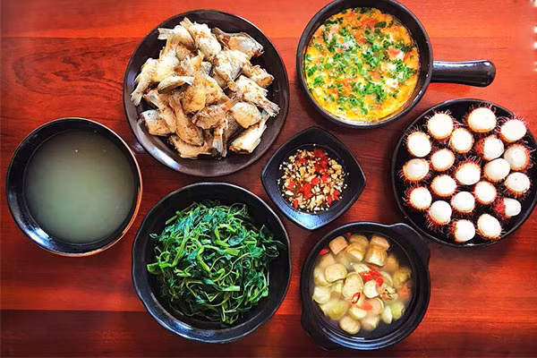 Mâm cơm 70.000 đồng siêu ngon của mẹ đảm khiến mọi người 