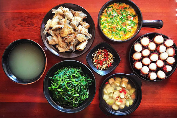 Mâm cơm 70.000 đồng siêu ngon của mẹ đảm khiến mọi người 