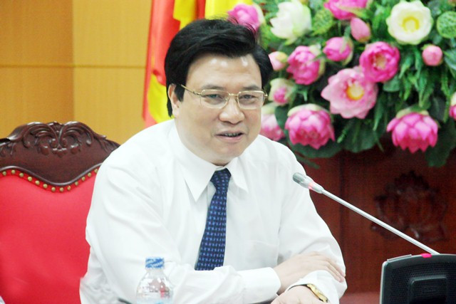 Thứ trưởng Bộ GD&ĐT Nguyễn Hữu Độ Thứ trưởng Bộ GD&ĐT Nguyễn Hữu Độ