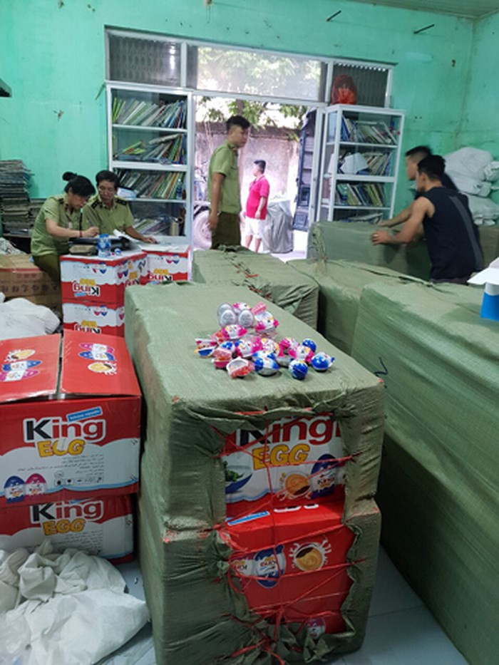 Hà Nội: Phát hiện 1,5 tấn bánh kẹo quả trứng King Egg không rõ nguồn gốc ảnh 1 Hà Nội: Phát hiện 1,5 tấn bánh kẹo quả trứng King Egg không rõ nguồn gốc