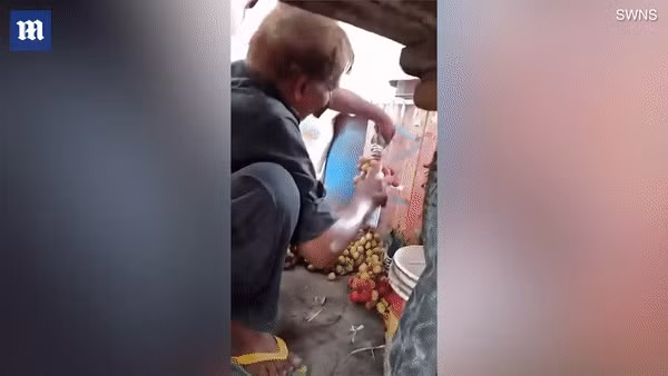 Từ video ghi lại chùm nho phun sơn hãi hùng, chuyên gia cảnh báo đồ ăn phun sơn đáng sợ thế này - Ảnh 2.