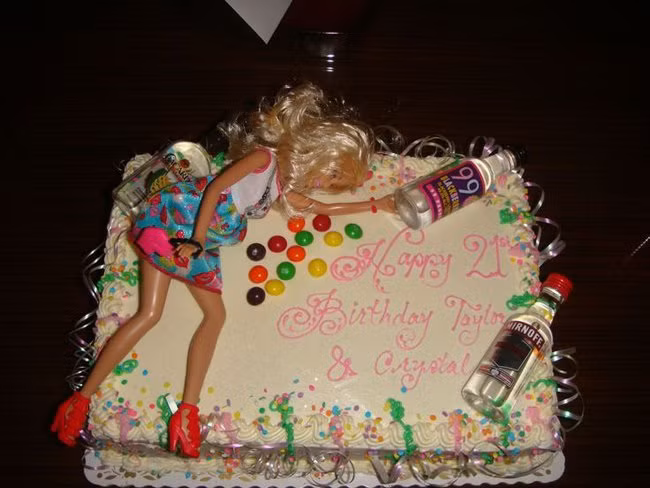 nhung chiec banh chi co the la ban than tang hinh anh 2