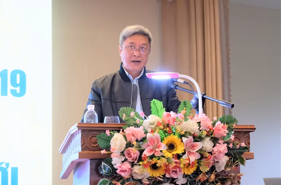 Thứ trưởng Bộ Y tế Nguyễn Trường Sơn phát biểu tại Hội nghị.