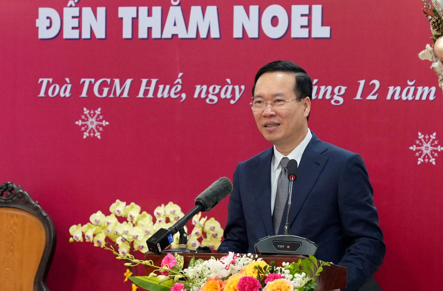 Chủ tịch nước Võ Văn Thưởng phát biểu tại Tòa Tổng Giám mục Tổng Giáo phận Huế. Chủ tịch nước Võ Văn Thưởng phát biểu tại Tòa Tổng Giám mục Tổng Giáo phận Huế.