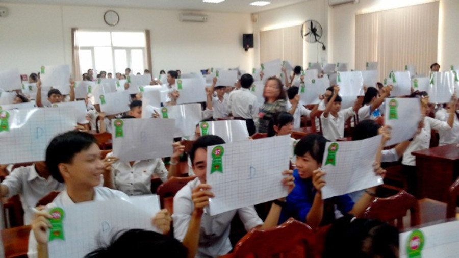 Các em HS hào hứng tham gia hội thi. Ảnh: Sở GD&ĐT Đồng Tháp.