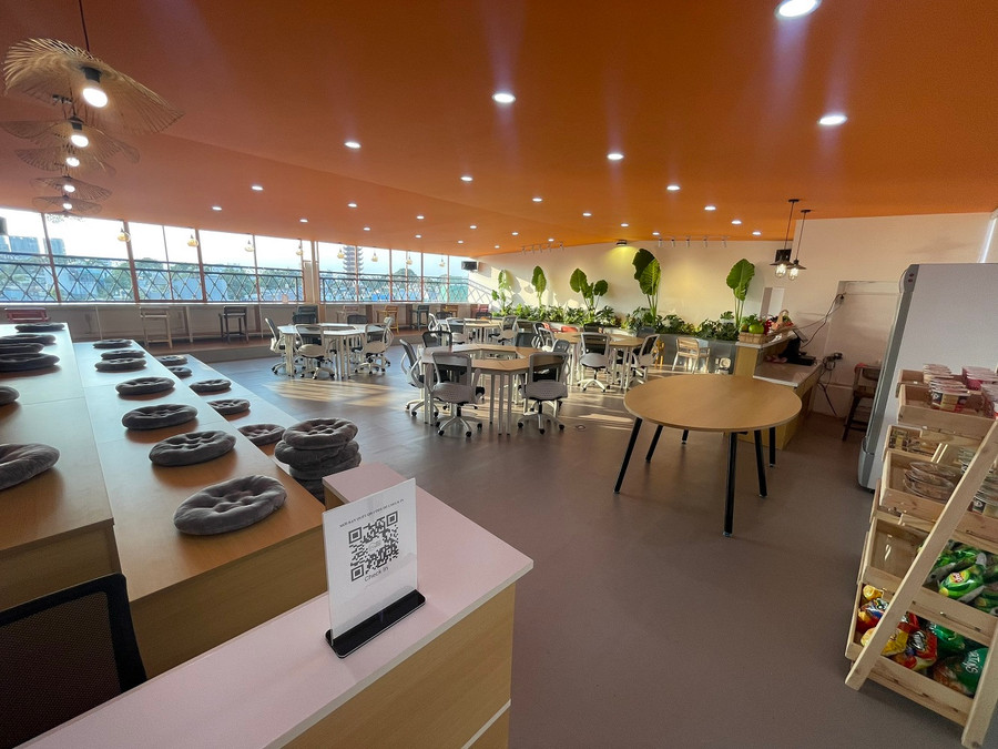 Không gian thoải mái cho sinh viên thỏa sức giao lưu và học tập.