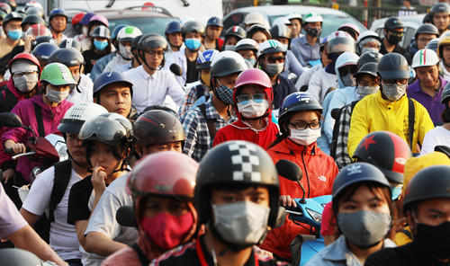 Cảnh ùn tắc trước bến xe nước Ngầm (Hà Nội) khi người dân quay lại thủ đô sau đợt nghỉ lễ 1/5. Ảnh:Ngọc Thành. Cảnh ùn tắc trước bến xe nước Ngầm (Hà Nội) khi người dân quay lại thủ đô sau đợt nghỉ lễ 1/5. Ảnh: Ngọc Thành.