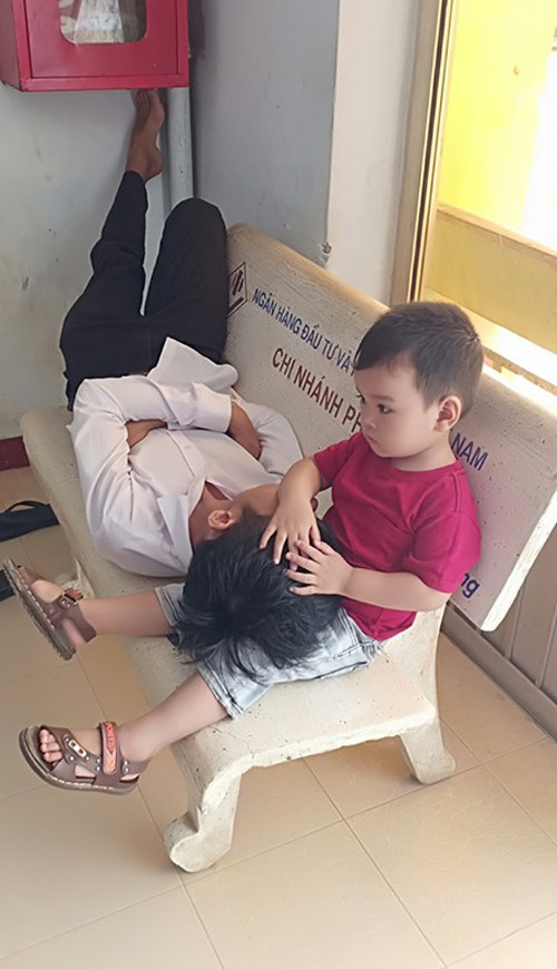 Cậu chỉ ngã lưng xíu thôi mà.