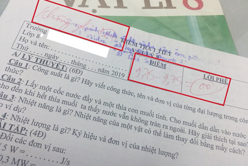 Ăn điểm 0 vì không ghi tên. Ăn điểm 0 vì không ghi tên.