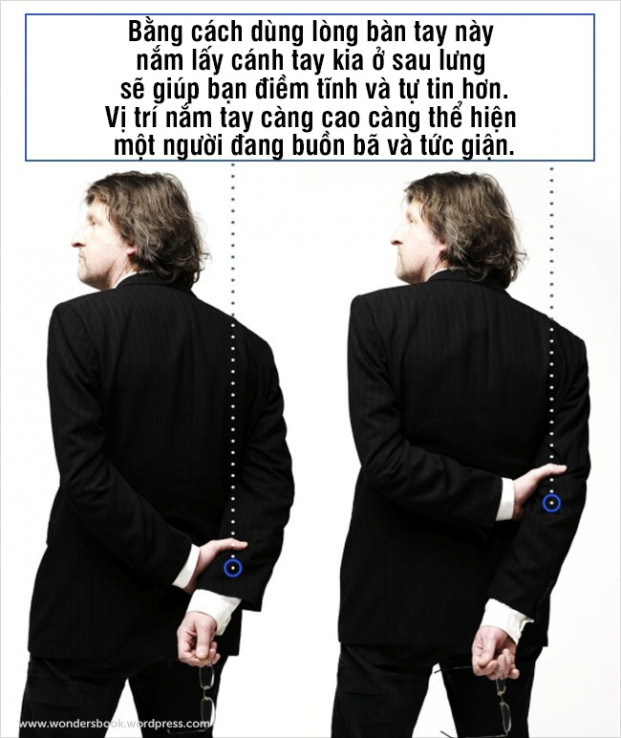  Hãy chú ý vào cách nắm tay sau lưng của đối phương 