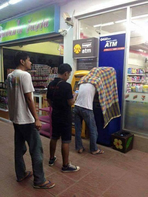 Biện pháp bảo mật khi rút tiền tại ATM.