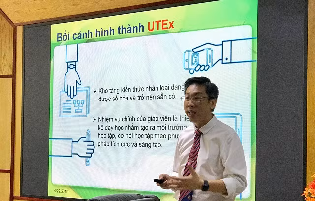 PGS.TS Ngô Anh Tuấn- Giám đốc Hệ thống đào tạo trực tuyến UTEx trình bày việc ra đời của UTEx