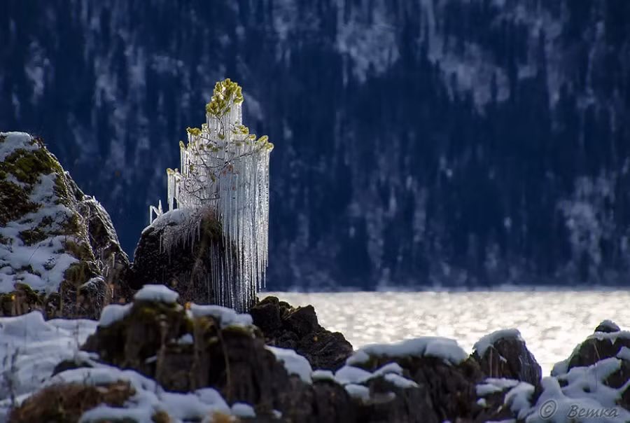 Những kiệt tác nghệ thuật từ băng tuyết đẹp lạ lùng tưởng chỉ có trong cổ tích ảnh 10