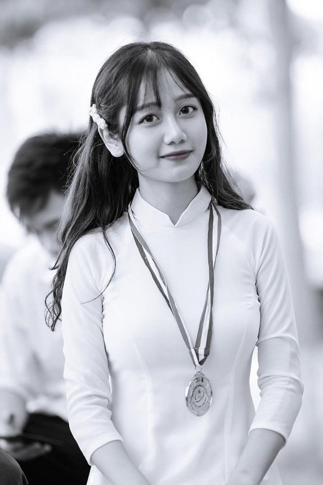 Nữ sinh 2K1 Lào Cai được dân mạng gọi là hot girl ảnh thẻ - Ảnh 4.