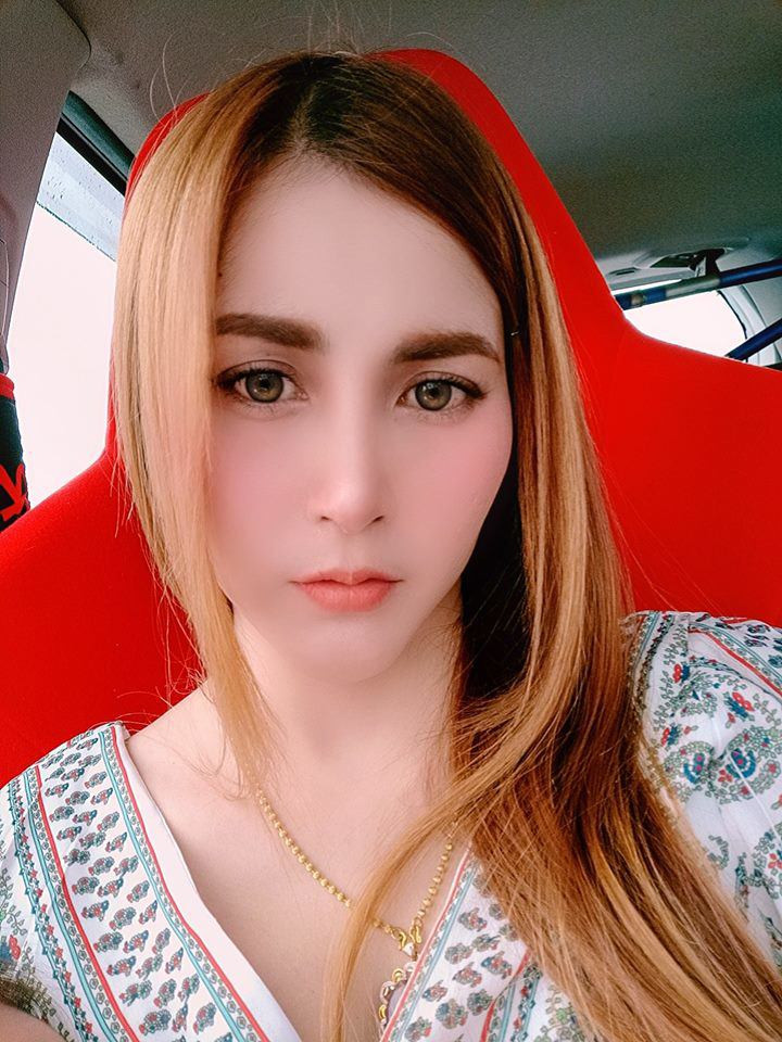 Con gái được khen xinh như búp bê, nhìn sang nhan sắc mẹ mới cực phẩm ảnh 9 con gai duoc khen xinh nhu bup be, nhin sang me moi thay "nga ngua" - 10