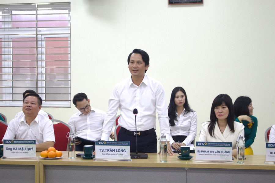 TS. Trần Long, Phó Tổng giám đốc BIDV. TS. Trần Long, Phó Tổng giám đốc BIDV.
