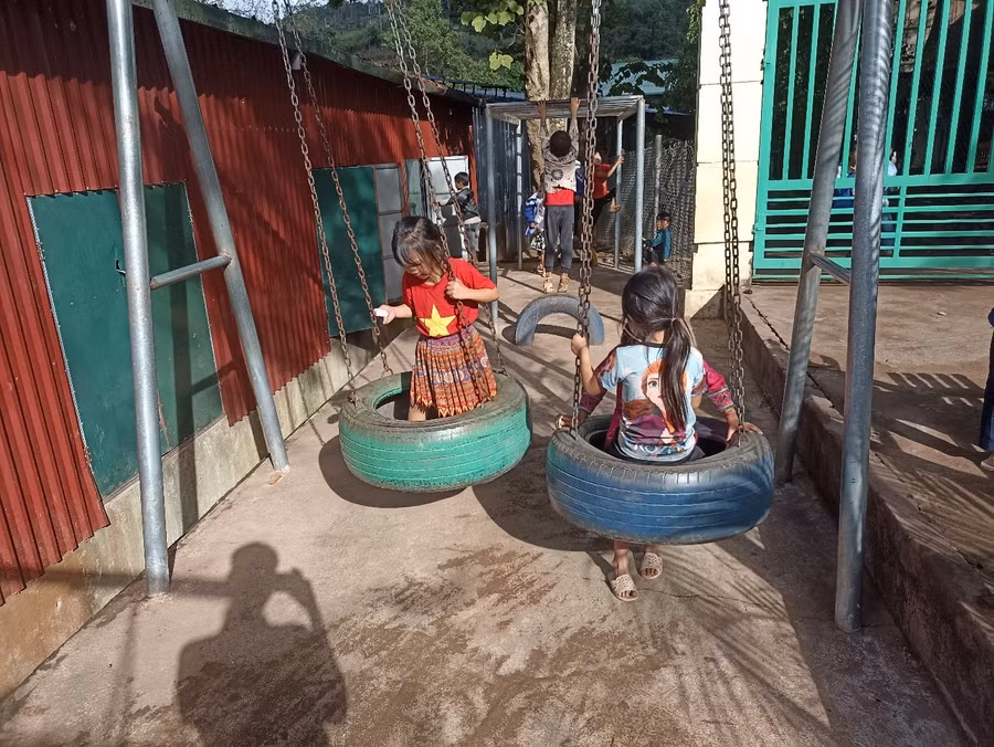 Nhiều điểm trường lẻ còn thiếu cơ sở vật chất.