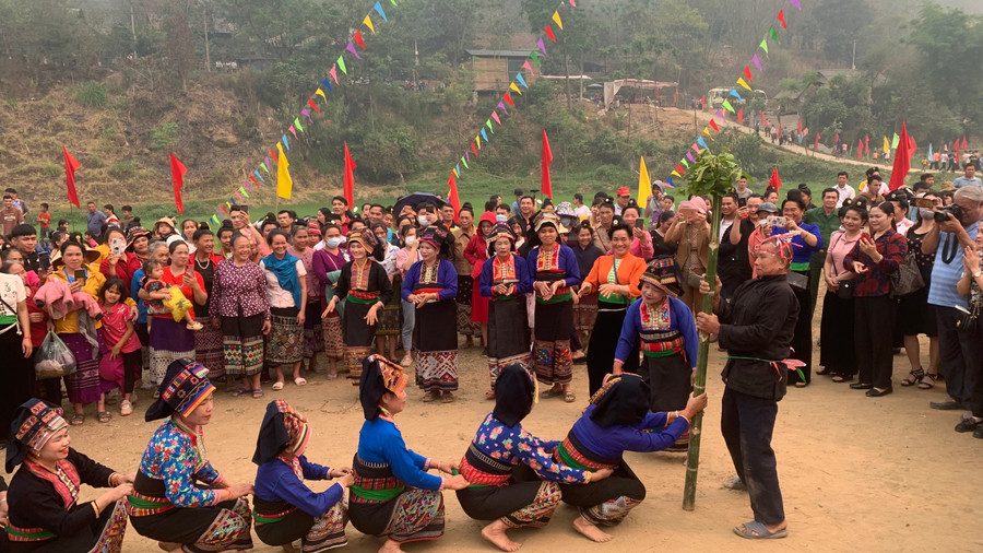 Tết té nước của đồng bào Lào ở Điện Biên được Bộ Văn hóa - Thể thao và Du lịch công nhận di sản văn hoá phi vật thể Quốc gia. Tết té nước của đồng bào Lào ở Điện Biên được Bộ Văn hóa - Thể thao và Du lịch công nhận di sản văn hoá phi vật thể Quốc gia.