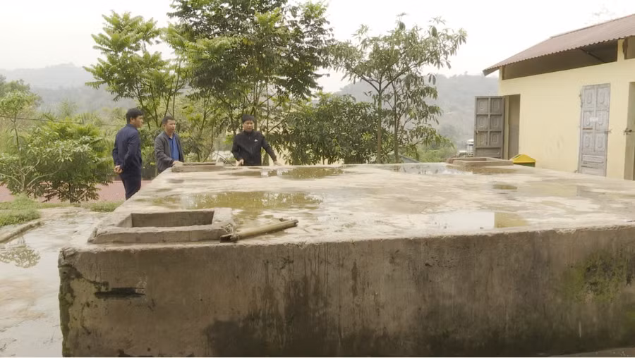 Nguồn nước hạn chế nên các bể chứa không thể đáp ứng nhu cầu sử dụng.