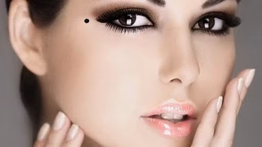 4 nốt ruồi dự báo lận đận đường tình duyên ảnh 1