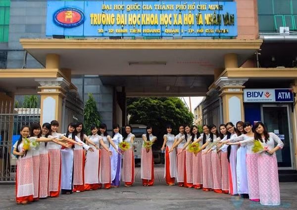 Trường ĐH KHXH&NV TPHCM