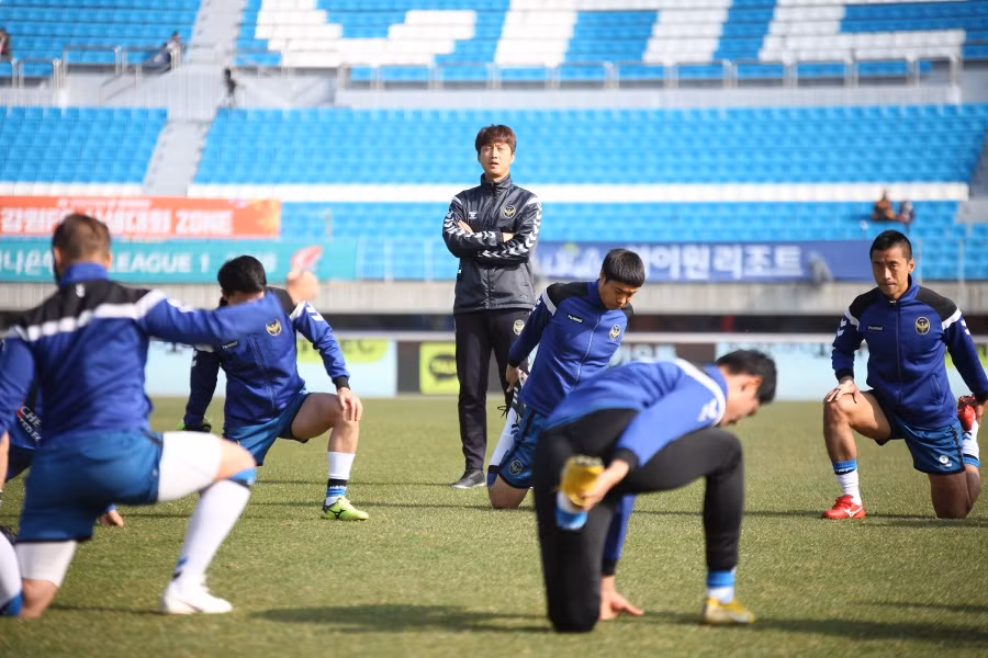 HLV Lim Joong-yong là HLV trưởng tạm quyền của Incheon United
