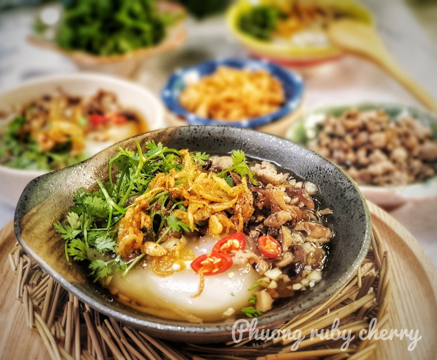 Bánh đúc là một trong những món ăn thích hợp với thời tiết se lạnh.