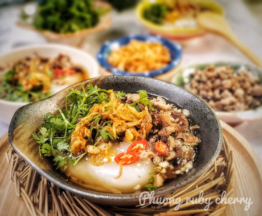 Bánh đúc là một trong những món ăn thích hợp với thời tiết se lạnh.