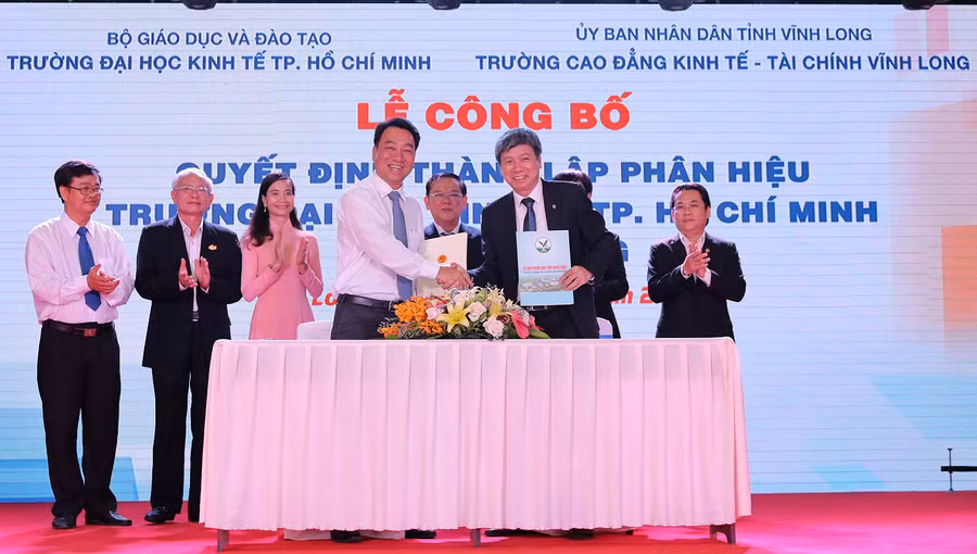 Phân hiệu tại Vĩnh Long của Trường ĐH Kinh tế TP.HCM ngày ra mắt