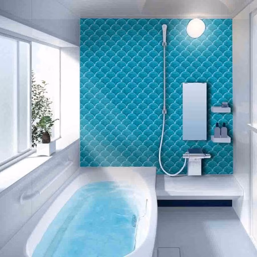 Thay vì phá bỏ thay mới, hãy thêm một số điểm nhấn bằng gạch trang trí hoặc kính màu sẽ mang lại cho bạn một diện mạo mới (hình minh họa).