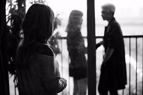 Tôi luôn nhớ đến sếp dù đang hạnh phúc với chồng con