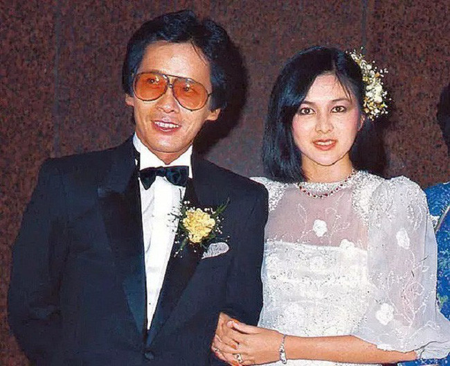 Từng mang danh ăn bám đại gia, Đệ nhất mỹ nhân Quan Chi Lâm nay tự thân vận động kiếm tiền bạc tỷ ở tuổi 56 - Ảnh 3. Từng mang danh ăn bám đại gia, Đệ nhất mỹ nhân Quan Chi Lâm nay tự thân vận động kiếm tiền bạc tỷ ở tuổi 56 - Ảnh 3.