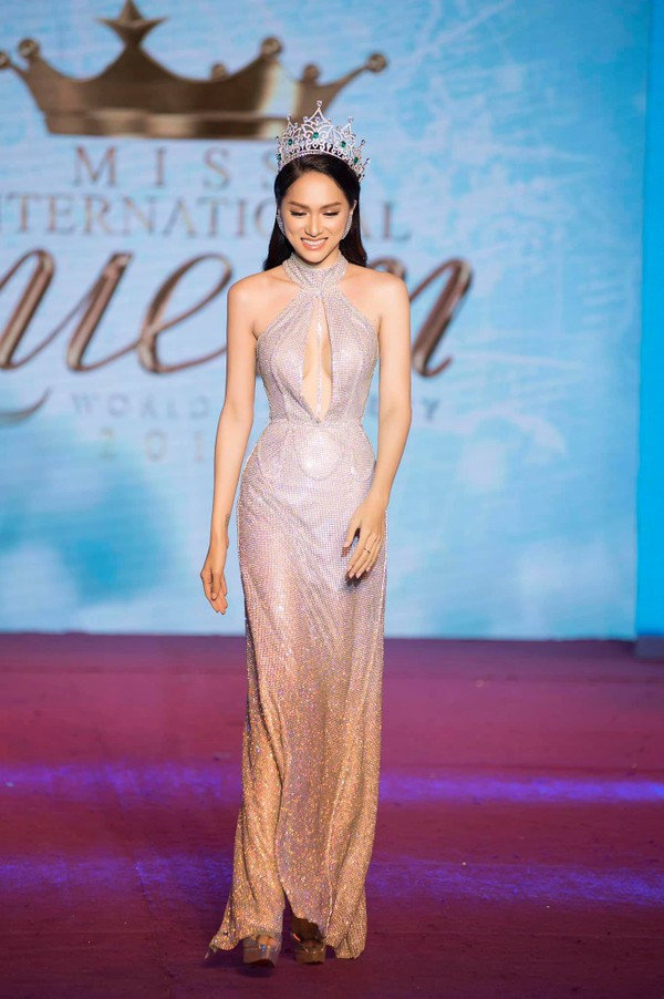 Hương Giang đáp trả ý nhị nhưng cực gắt trước câu hỏi: Có dám đăng ảnh chưa chỉnh sửa không?