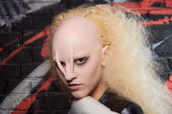 Nhà thiết kế Rick Owens làm khán giả hoảng sợ với dàn mẫu kì dị trên sàn catwalk