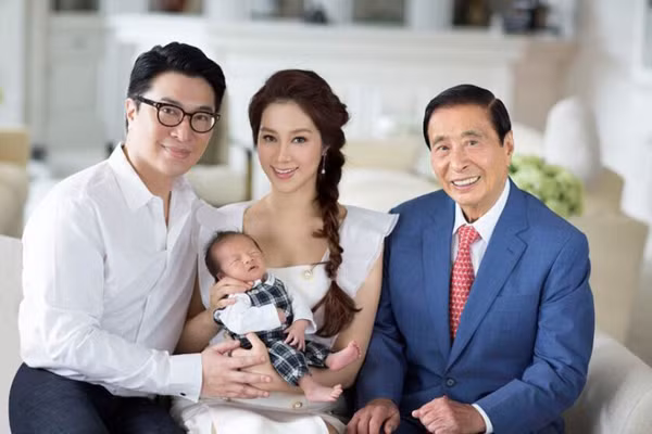 2 nguoi mau noi tieng bo tat ca de vao cua hao mon nghin ty hinh anh 2