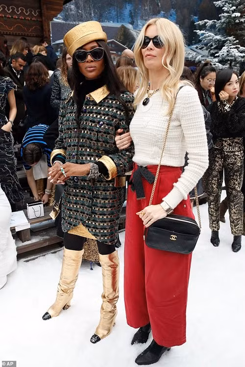 nguoi mau oa khoc tren san dien cuoi cung cua karl lagerfeld hinh anh 14