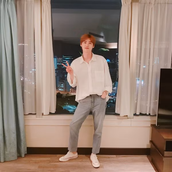 Cùng ngắm những bức ảnh tuyệt đẹp của Lee Jong Suk trước ngày nhập ngũ