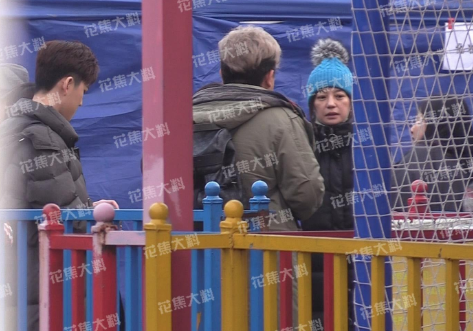 Triệu Vy lộ ảnh ngoài đời trái ngược hoàn toàn với trên mạng: Mặt mộc già xọm, nhăn nheo khó tin - Ảnh 1. Triệu Vy lộ ảnh ngoài đời trái ngược hoàn toàn với trên mạng: Mặt mộc già xọm, nhăn nheo khó tin - Ảnh 1.